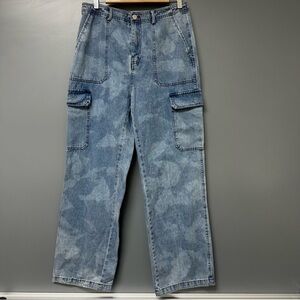 Francesca's Mi Ami Bleach Dyed Women’s Wide Leg Light Wash Cargo Jeans